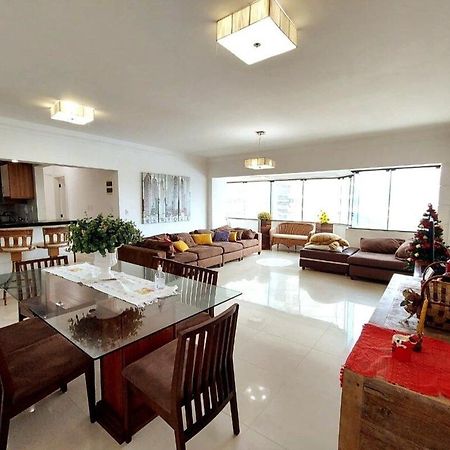 Apto Amplo 1Suite Mais 2Quartos - Quadra Mar 50M Da Praia - Somente Familiares Balneário Camboriú エクステリア 写真