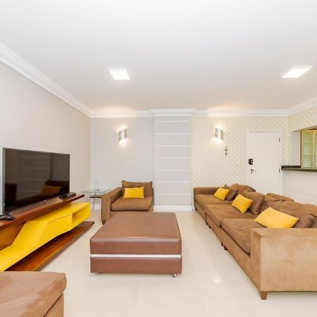 Apto Amplo 1Suite Mais 2Quartos - Quadra Mar 50M Da Praia - Somente Familiares Balneário Camboriú エクステリア 写真