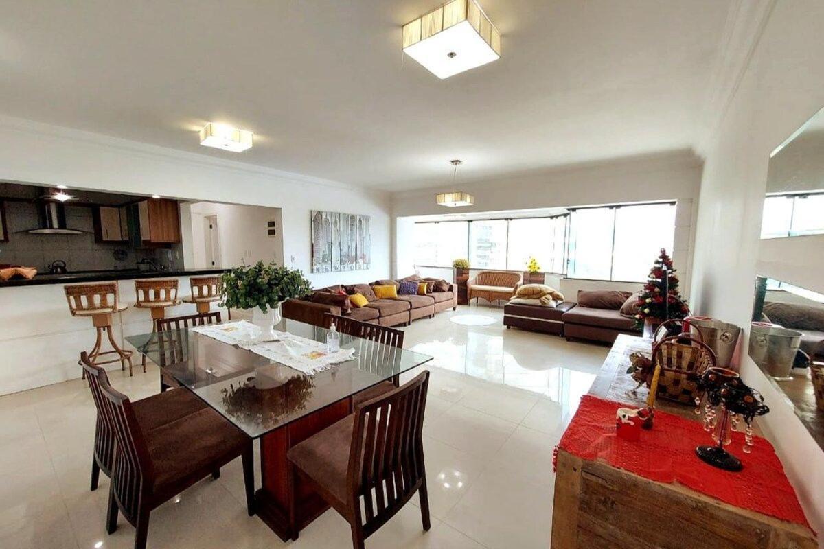 Apto Amplo 1Suite Mais 2Quartos - Quadra Mar 50M Da Praia - Somente Familiares Balneário Camboriú エクステリア 写真