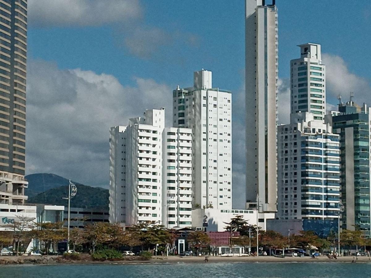 Apto Amplo 1Suite Mais 2Quartos - Quadra Mar 50M Da Praia - Somente Familiares Balneário Camboriú エクステリア 写真