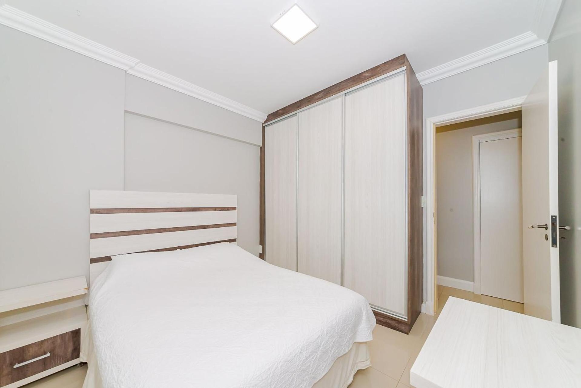 Apto Amplo 1Suite Mais 2Quartos - Quadra Mar 50M Da Praia - Somente Familiares Balneário Camboriú エクステリア 写真