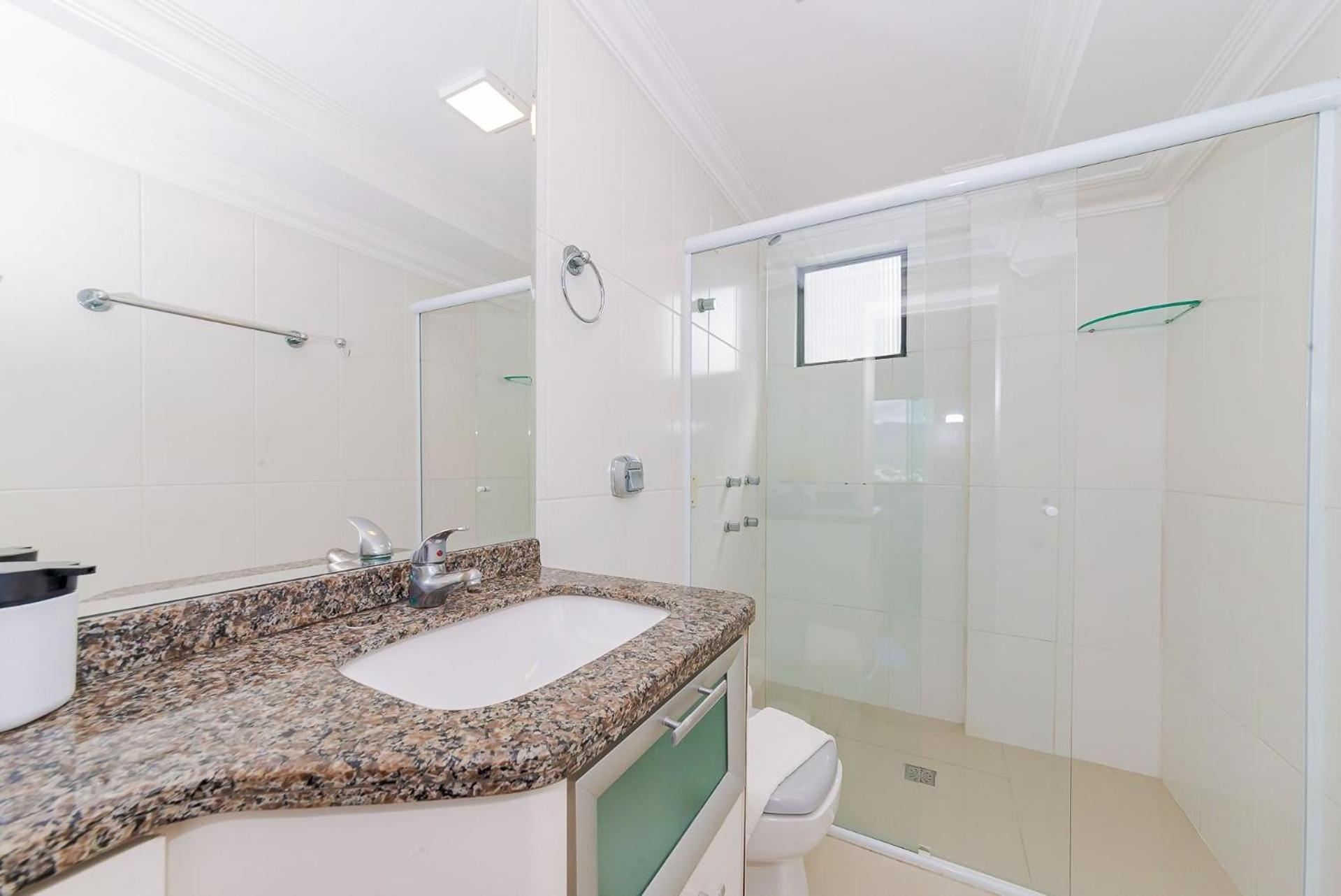 Apto Amplo 1Suite Mais 2Quartos - Quadra Mar 50M Da Praia - Somente Familiares Balneário Camboriú エクステリア 写真