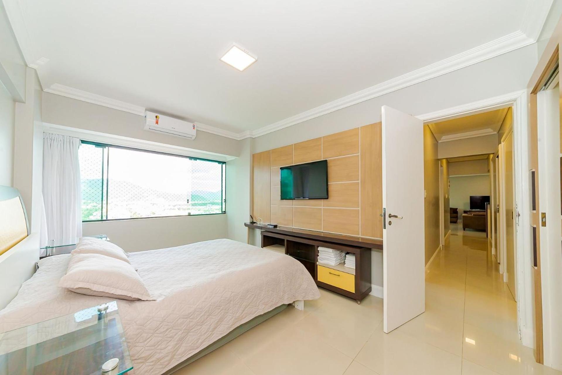 Apto Amplo 1Suite Mais 2Quartos - Quadra Mar 50M Da Praia - Somente Familiares Balneário Camboriú エクステリア 写真